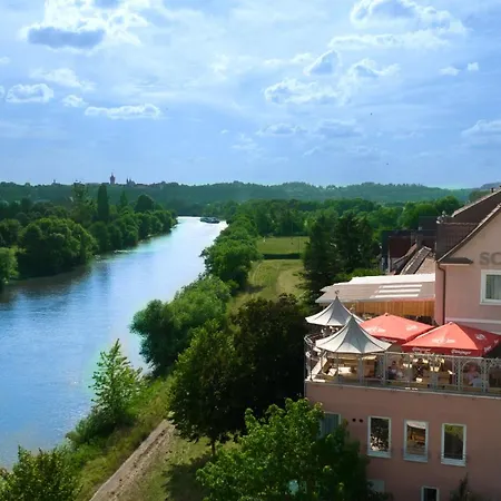 Hotel Schoene Aussicht 3*