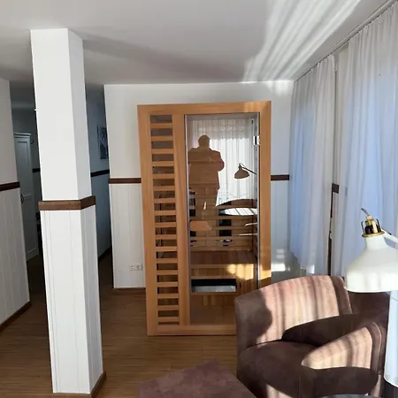 Отель Schoene Aussicht Renoviert Бад-Фридрихсхалль
