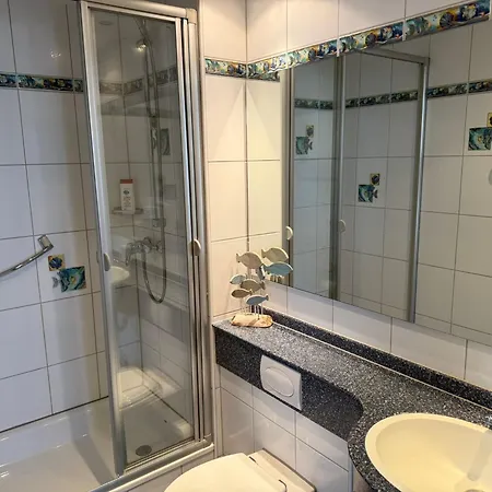 Отель Schoene Aussicht Renoviert 3*