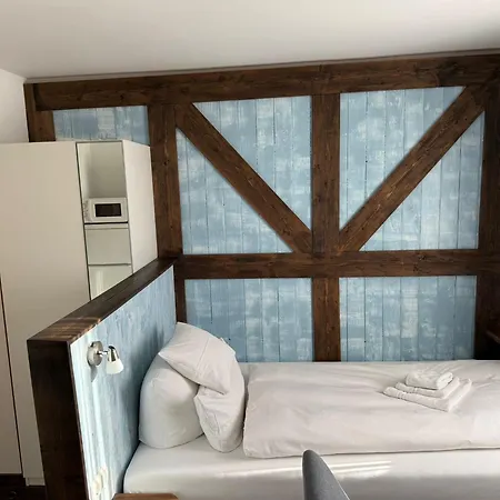 Отель Schoene Aussicht Renoviert 3*