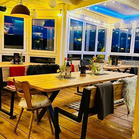 Отель Schoene Aussicht Renoviert 3*