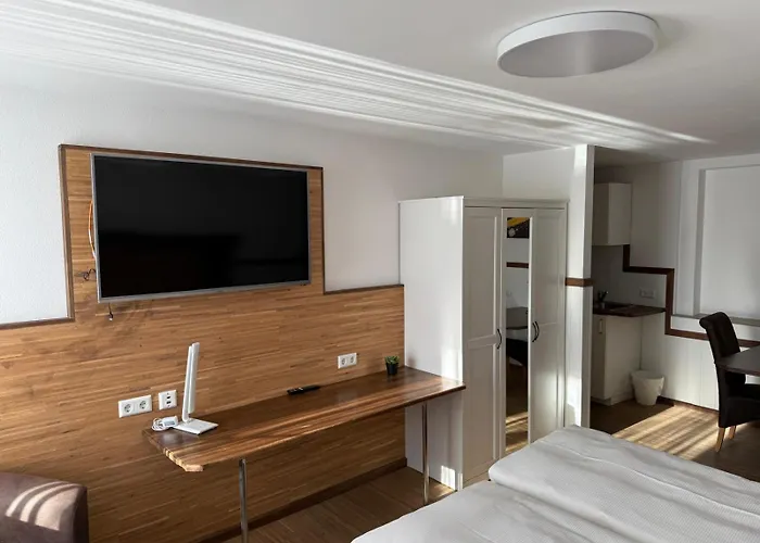 Hotel Schoene Aussicht 3*