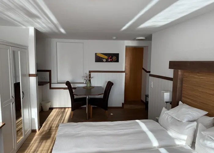 Hotel Schoene Aussicht 3*